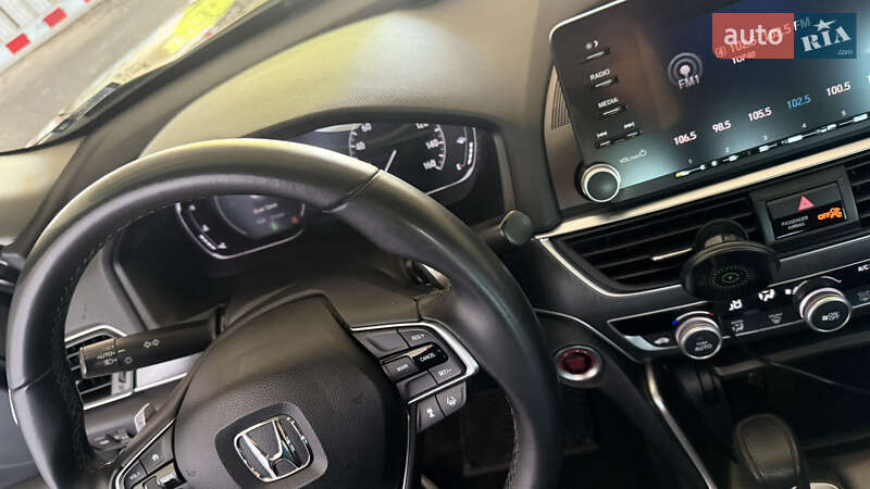 Седан Honda Accord 2018 в Киеве