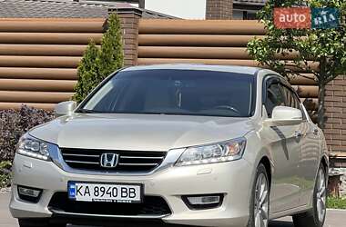 Седан Honda Accord 2013 в 