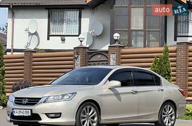 Седан Honda Accord 2013 в 