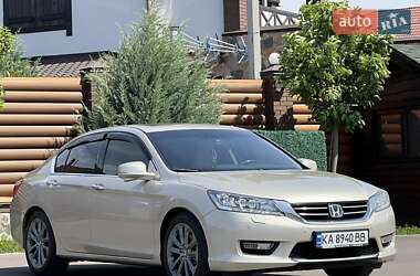 Седан Honda Accord 2013 в 