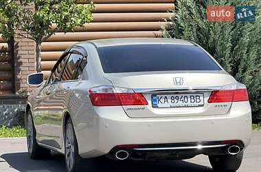 Седан Honda Accord 2013 в 