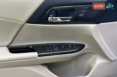 Седан Honda Accord 2013 в 