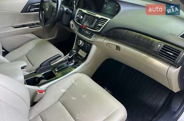 Седан Honda Accord 2013 в 