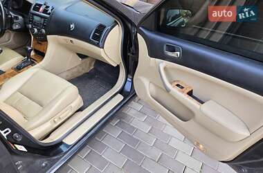 Седан Honda Accord 2005 в 