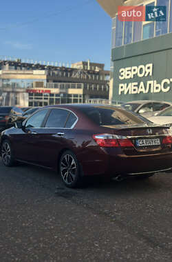 Седан Honda Accord 2013 в 
