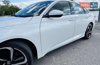 Седан Honda Accord 2018 в 