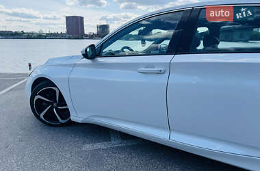 Седан Honda Accord 2018 в 