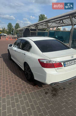 Седан Honda Accord 2013 в 