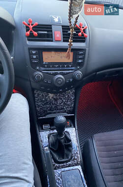 Седан Honda Accord 2003 в 