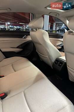 Седан Honda Accord 2018 в 