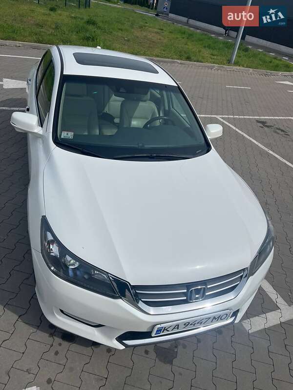 Седан Honda Accord 2013 в Вишгороді
