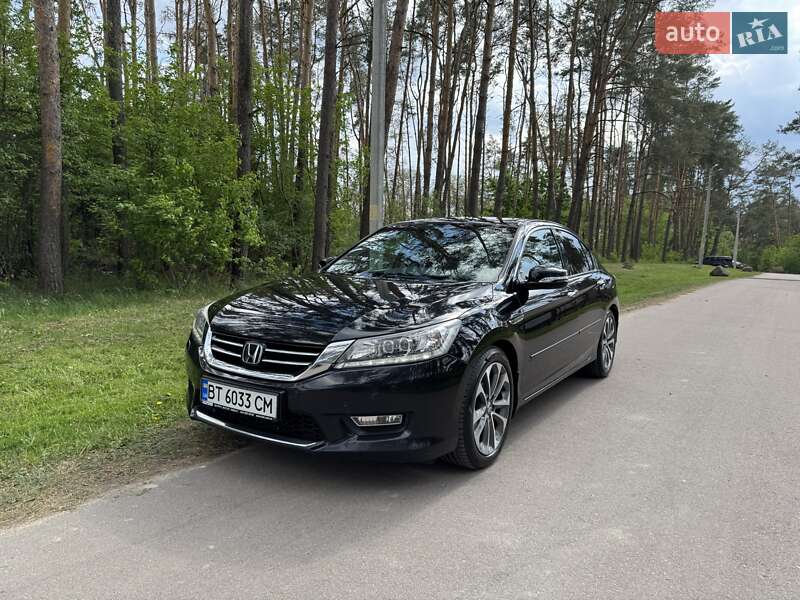 Седан Honda Accord 2013 в 