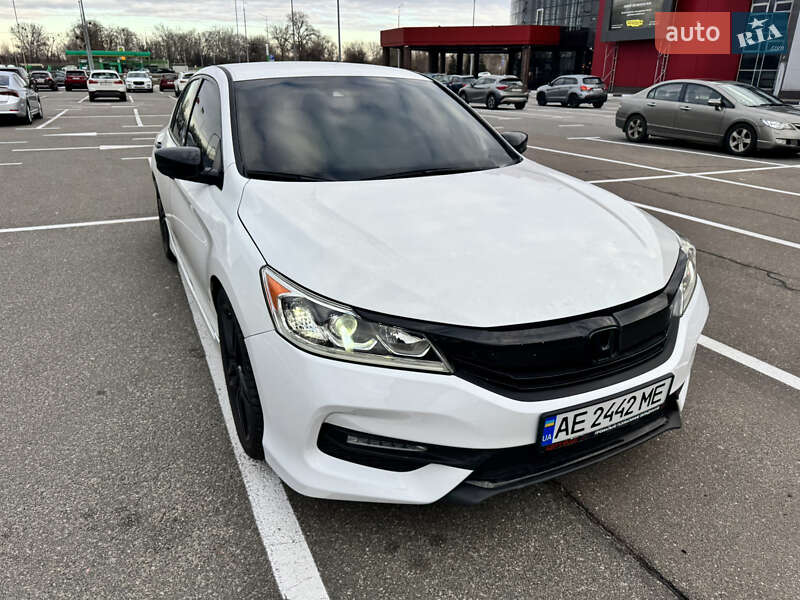 Седан Honda Accord 2016 в Дніпрі