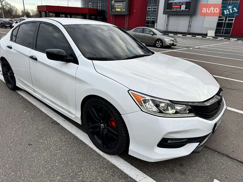 Седан Honda Accord 2016 в Дніпрі