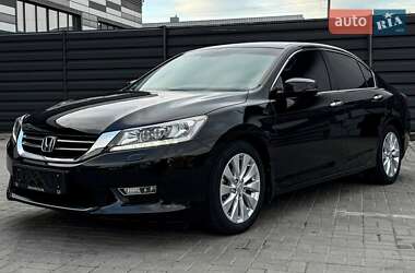 Седан Honda Accord 2013 в 