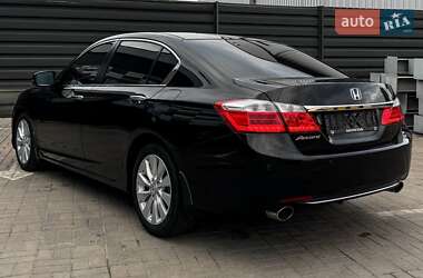 Седан Honda Accord 2013 в 