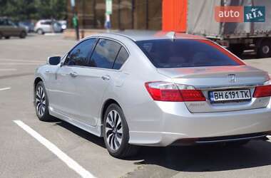 Седан Honda Accord 2013 в 