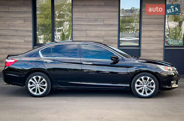 Седан Honda Accord 2015 в 