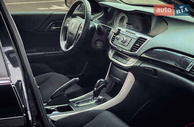 Седан Honda Accord 2015 в 