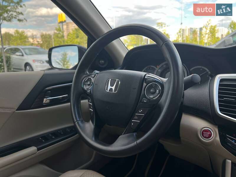 Седан Honda Accord 2017 в Киеве