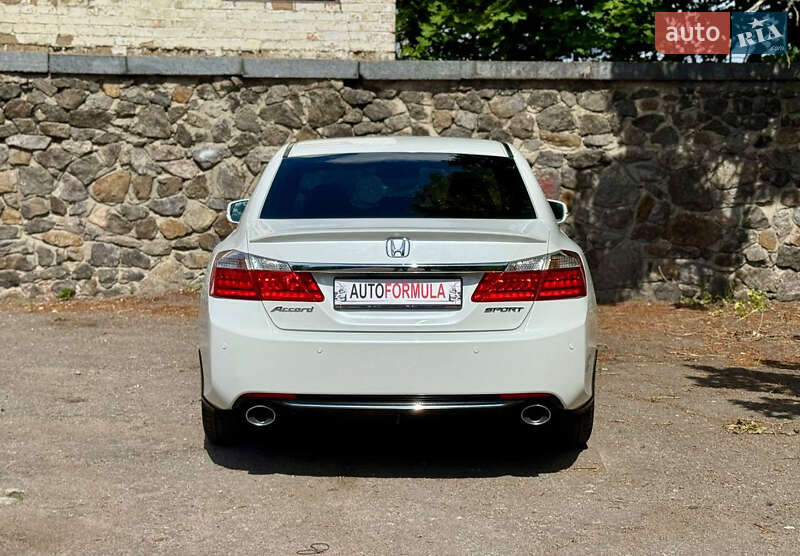 Седан Honda Accord 2013 в Киеве