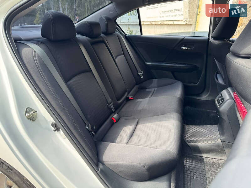 Седан Honda Accord 2013 в Киеве