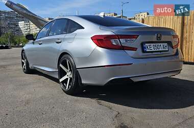 Седан Honda Accord 2018 в Днепре