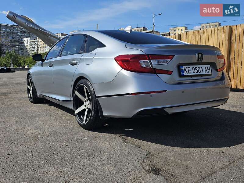 Седан Honda Accord 2018 в Днепре