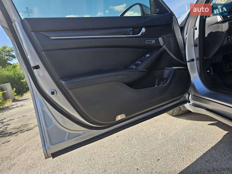 Седан Honda Accord 2018 в Днепре