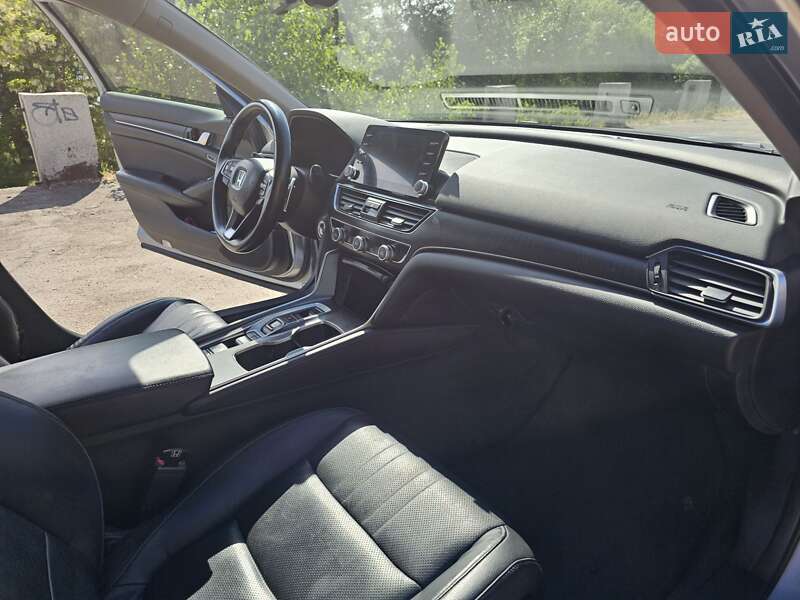 Седан Honda Accord 2018 в Днепре