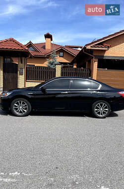 Седан Honda Accord 2013 в 