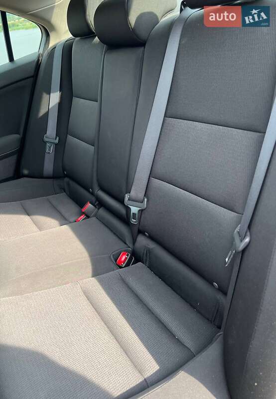 Седан Honda Accord 2011 в Кривом Роге