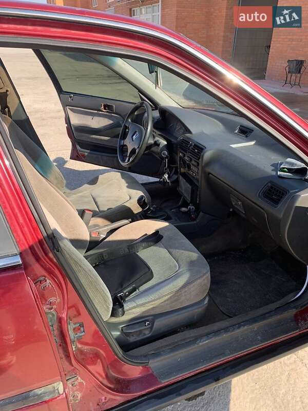 Седан Honda Accord 1993 в Дубровиці