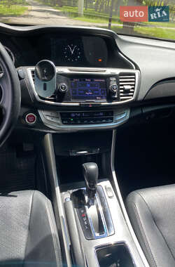 Седан Honda Accord 2013 в 