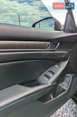 Седан Honda Accord 2018 в 