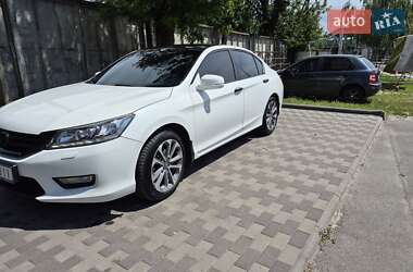 Седан Honda Accord 2013 в 