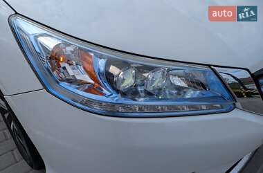 Седан Honda Accord 2015 в 