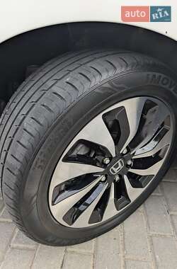 Седан Honda Accord 2015 в 