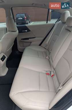 Седан Honda Accord 2015 в 