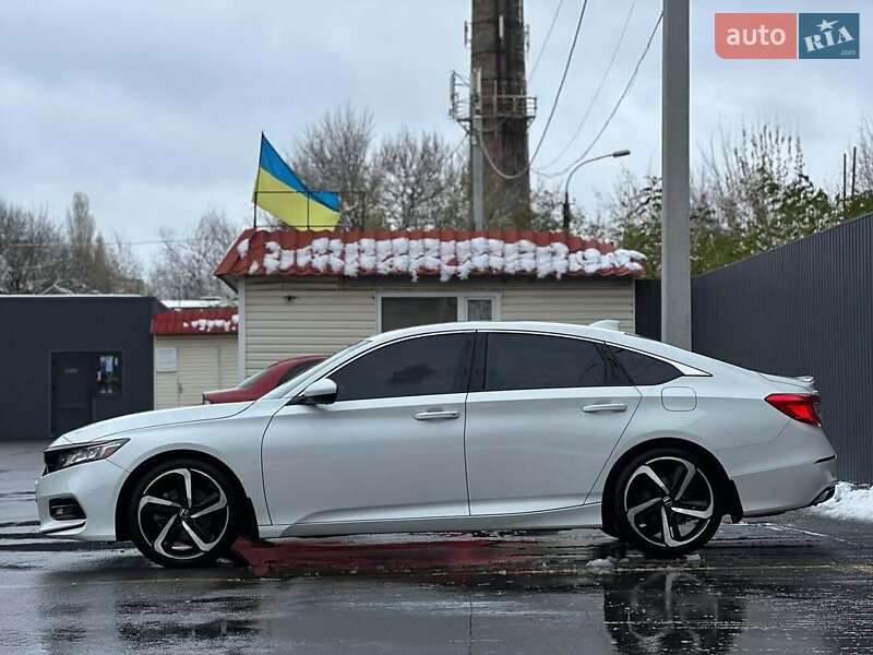 Седан Honda Accord 2018 в Львові