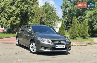 Седан Honda Accord 2014 в Києві