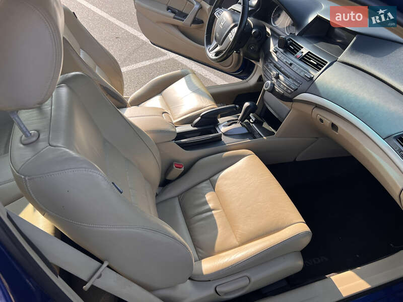 Купе Honda Accord 2008 в Києві