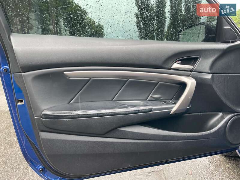 Купе Honda Accord 2008 в Киеве