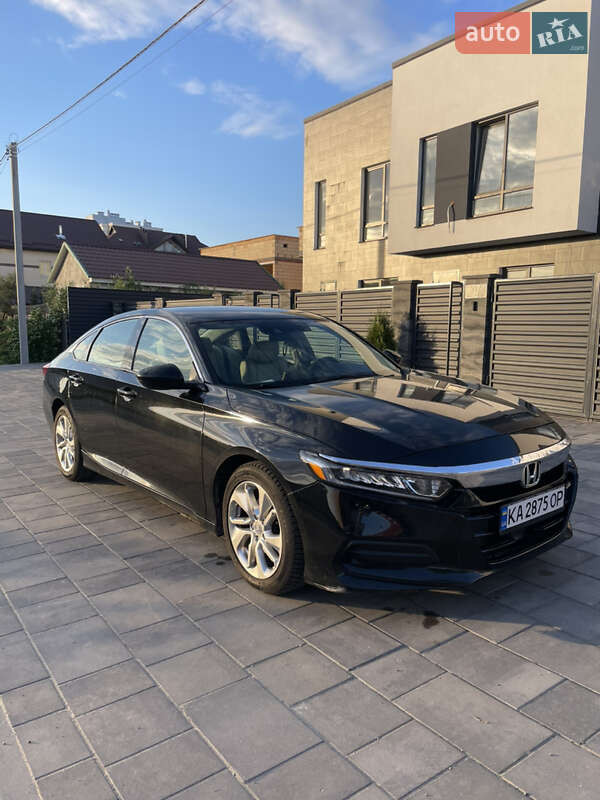 Седан Honda Accord 2018 в 