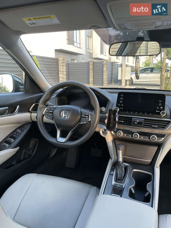 Седан Honda Accord 2018 в Чайках