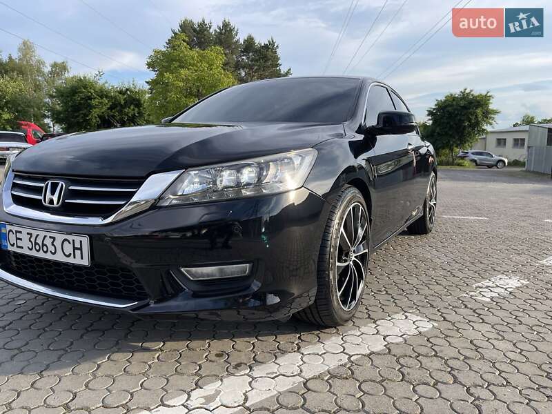 Седан Honda Accord 2013 в Черновцах
