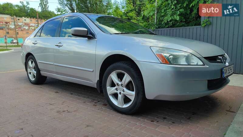 Седан Honda Accord 2004 в 