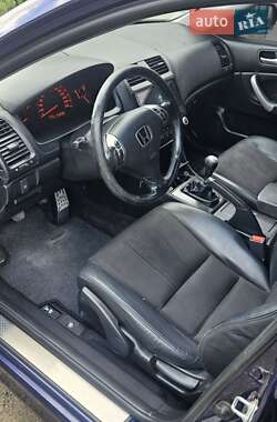 Седан Honda Accord 2004 в 