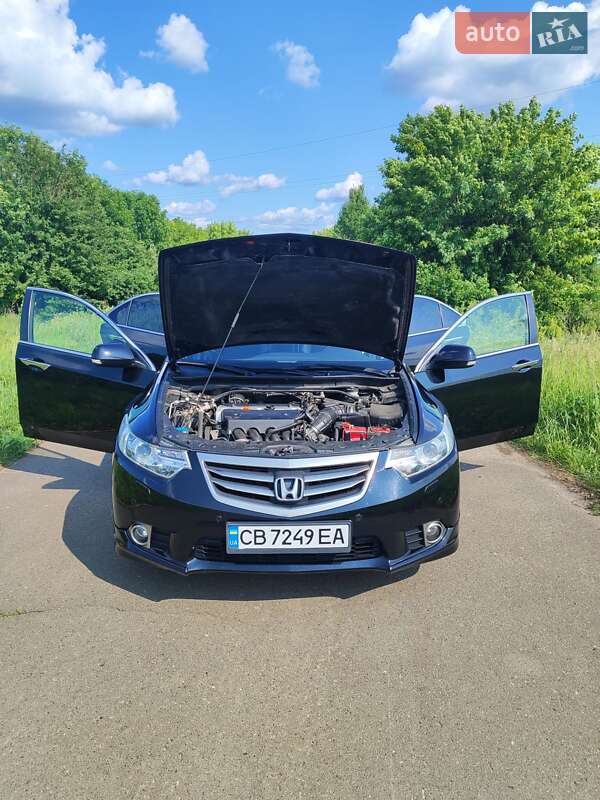 Седан Honda Accord 2011 в Борзне