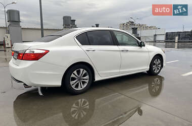 Седан Honda Accord 2012 в 